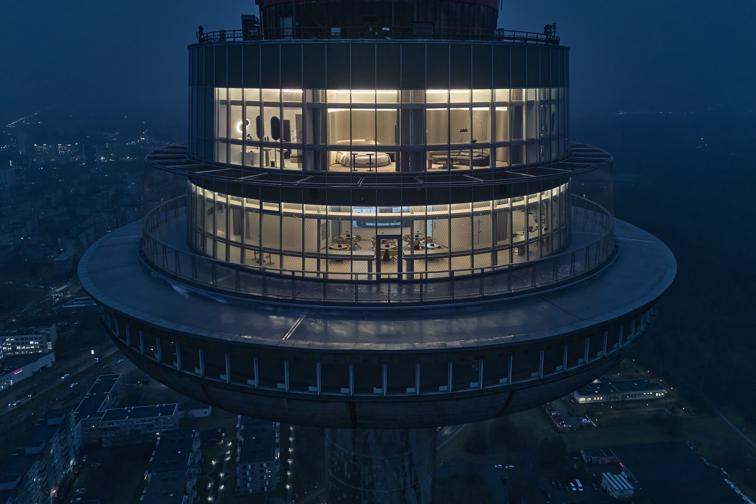 TV bokštas - bstro-baras TOLIAI, poilsio erdvė DEBESYS, Aukščio pramogos